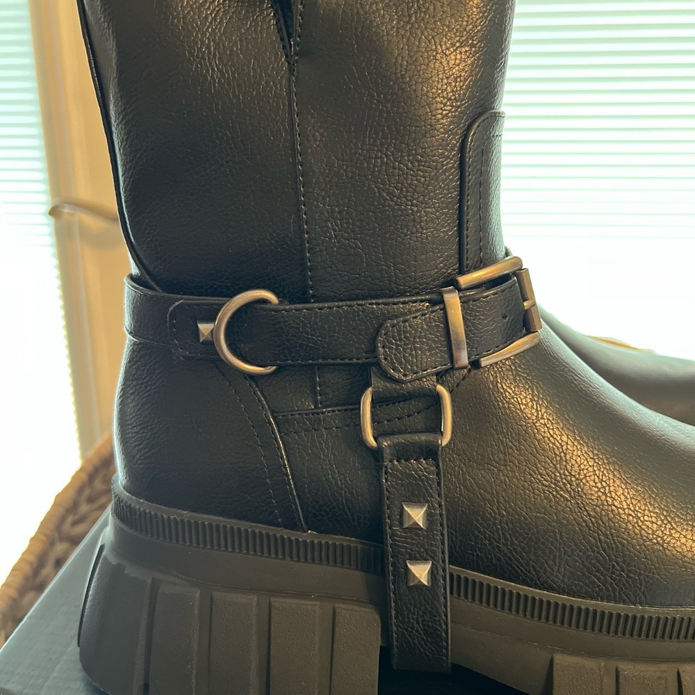 PrettyLittleThing Black Combat Boots Brand New!